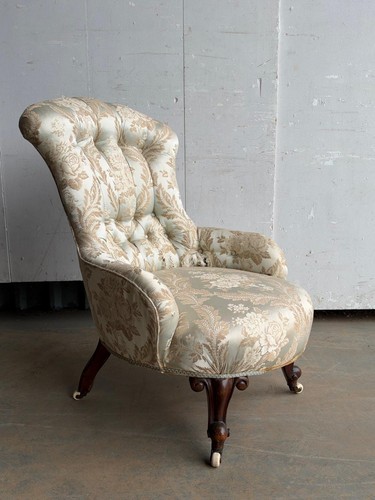 Victorian upholstered parlour